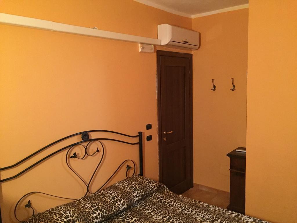 Hotel Il Casello Paola Pokoj fotografie